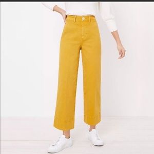 NWT: LOFT Size 28/6 High Waist, Wide Leg Jeans